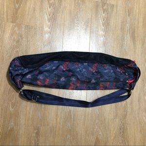Lululemon yoga mat bag